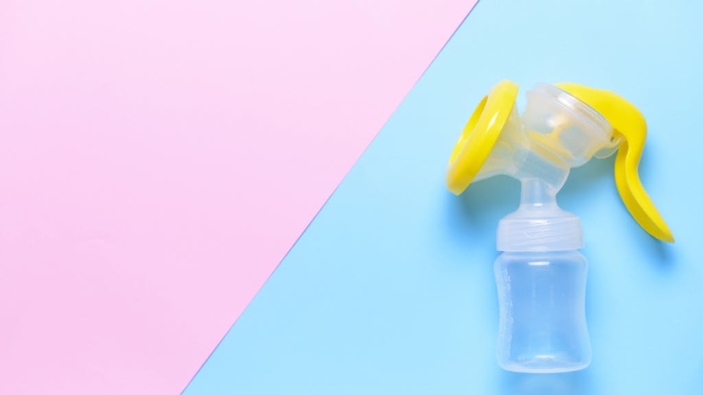 https://bump-blog-images.imgix.net/uploads/2019/06/Breast-pump-cleaning-CDC-blog-post-hero.png