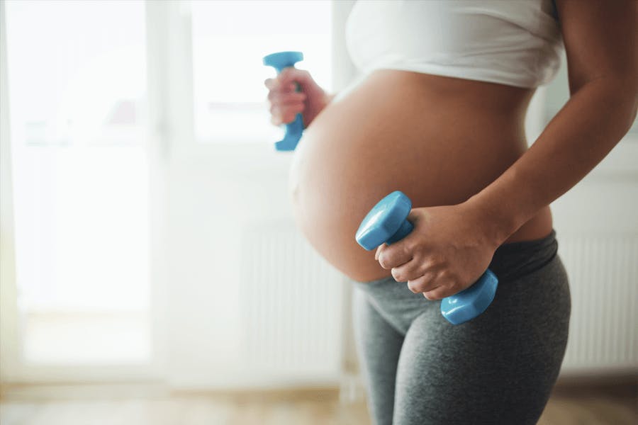 https://bump-blog-images.imgix.net/uploads/2020/11/pregnant-woman-exercising.png